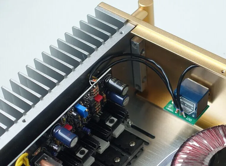 Усилитель A / B в британском стиле мощный 2-канальный усилитель 220 Вт + мощности