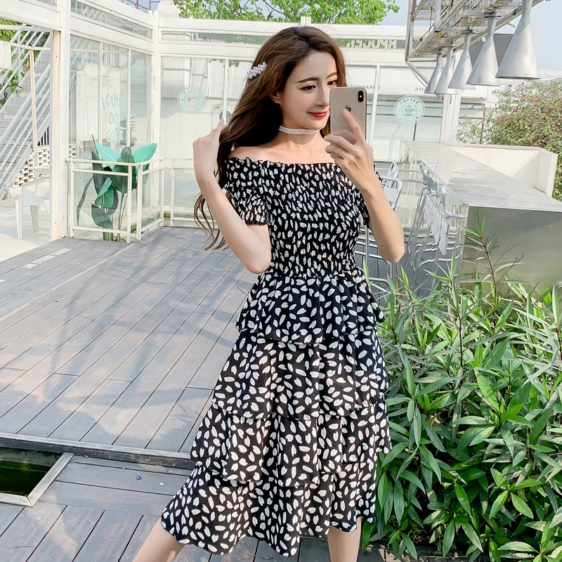 Летнее платье с открытыми плечами бальное офисное женское вырезом лодочкой