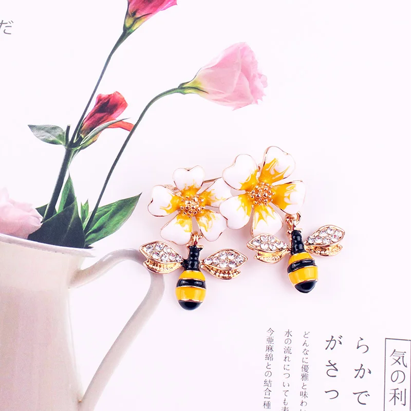 LUBOV Стразы инкрустированные двойными эмалированными зелеными булавками