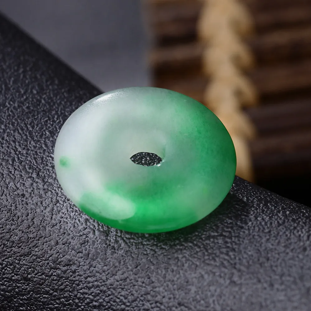 Подвеска с натуральным целебным кристаллом зеленого нефрита халцедон мужские