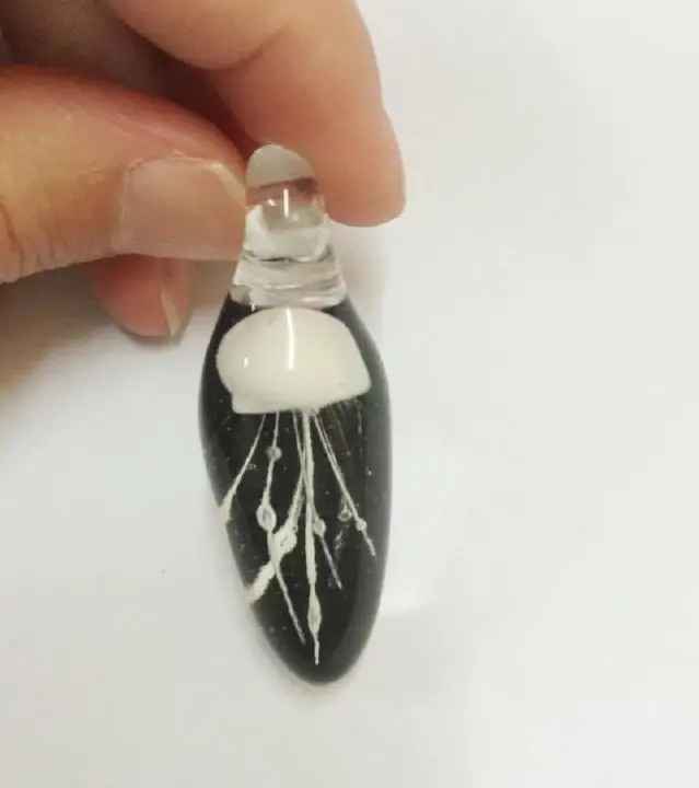 Ожерелье ручной работы с черным стеклом белая подвеска медуза в стиле панк