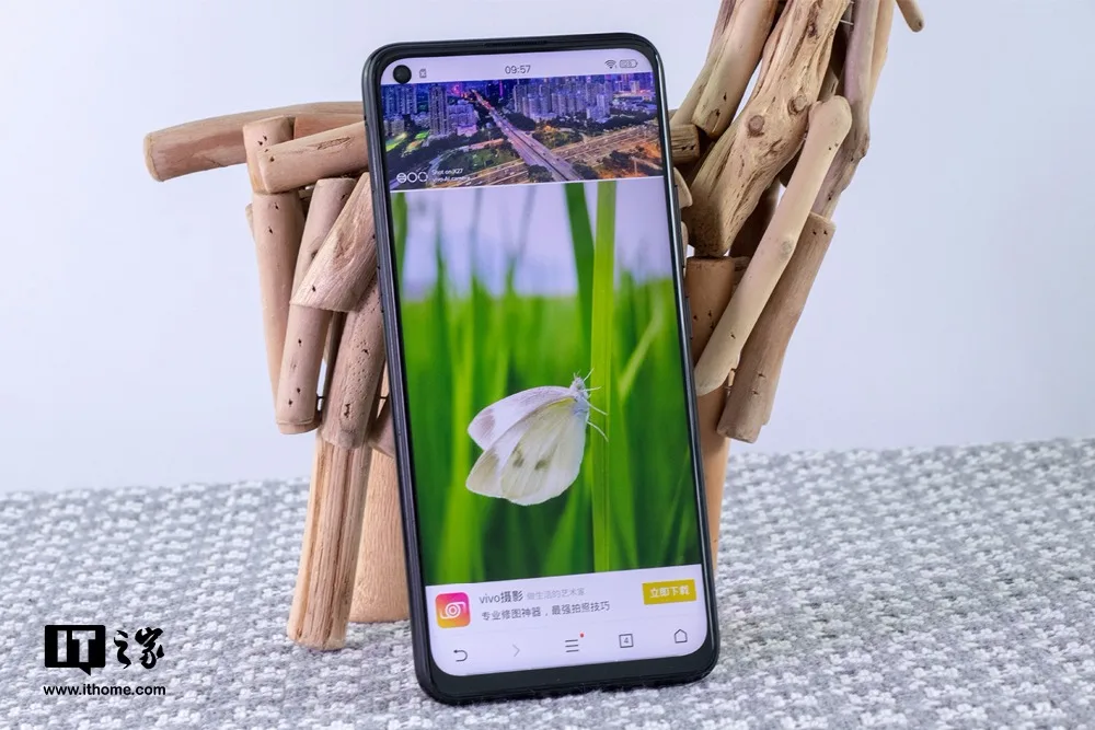 Мобильный телефон Vivo Z5X 4G LTE Snapdragon 710 Android 9,0 6,5" 2340X1080 8 ГБ ОЗУ 128 Гб ПЗУ 16.0MP отпечаток пальца 5000 мАч
