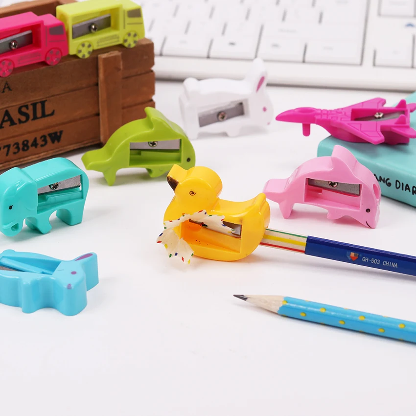 

8PCS Student Cartoon Pencil Sharpener Kawaii Manual Plastic Animal Cutter Knife Piece Office Gift Stationery