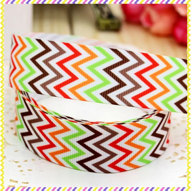 7/8 ''Бесплатная доставка Осенняя шеврон сосновая Печать grosgrain лента бант для