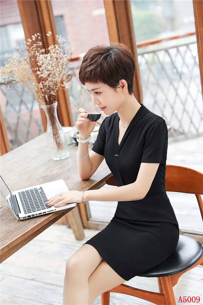 Элегантное темно синее платье с V образным вырезом и облегающими бедрами|Женские