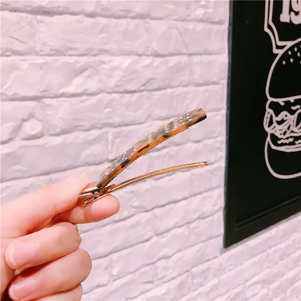 

Sparkling Rhinestone Leopard Print Side Hairpin Women Hair Clip Acrylic Hair Accessories for Women Letters Hairgrip Headwear