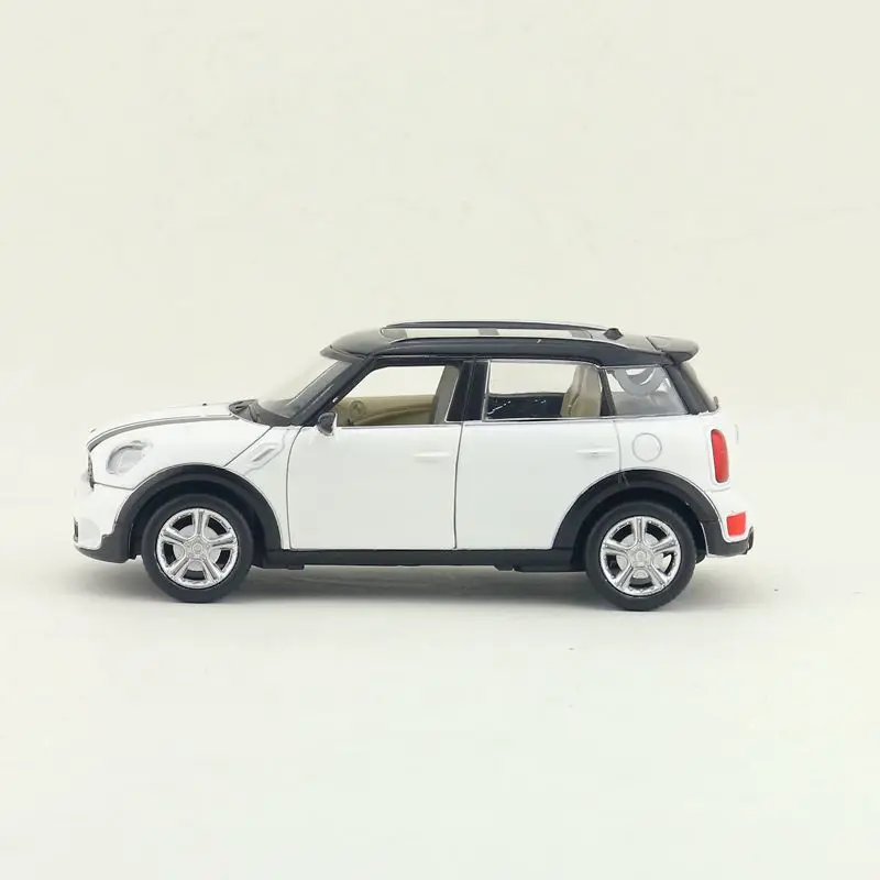 /Литье под давлением модель игрушки/1:28 Масштаб/мини Cooper S Countryman автомобиль/оттяните назад/звук и свет автомобиля/Набор для обучения/подарок
