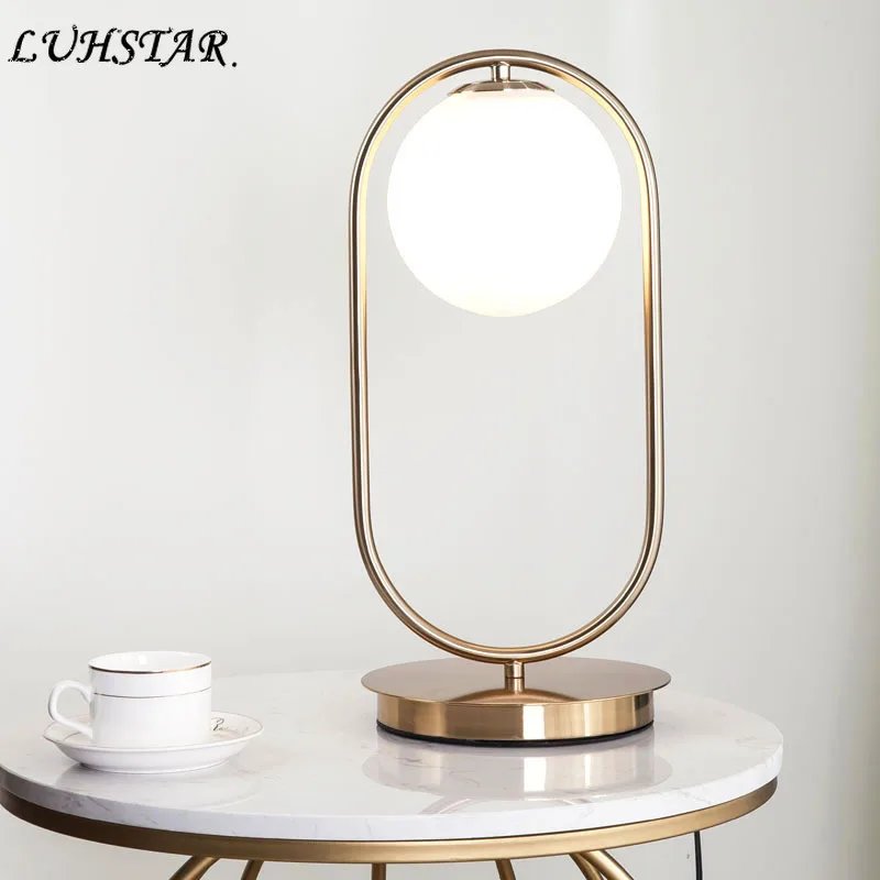 

Настольная лампа в скандинавском стиле, Современная Минималистичная железная Светодиодная настольная лампа, стеклянная Светодиодная лампа Escritorio, прикроватная лампа для спальни, светильник для дома