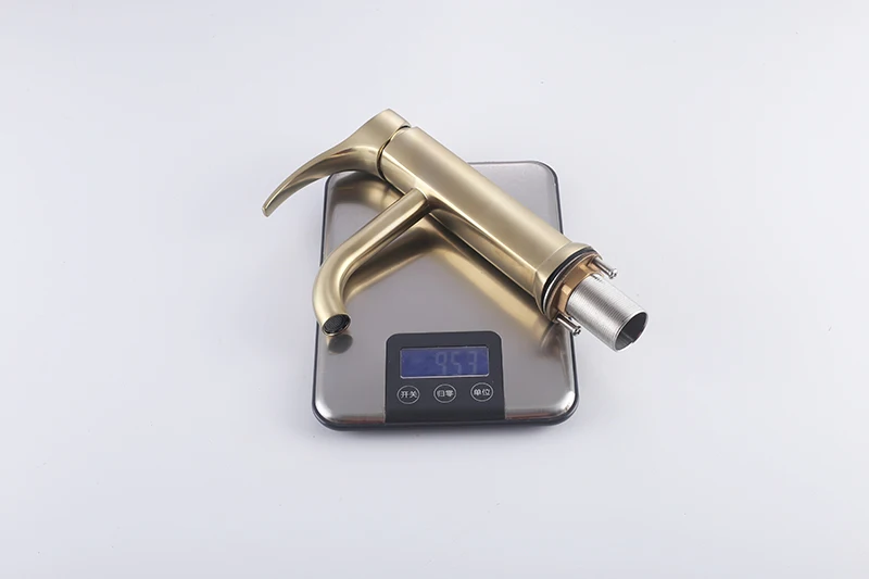 Смеситель для ванной комнаты, матовый золотой Латунный кран для раковины, алмазный высокий смеситель, краны на одно отверстие, монтируемые на бортике, горячая и холодная Torneira
