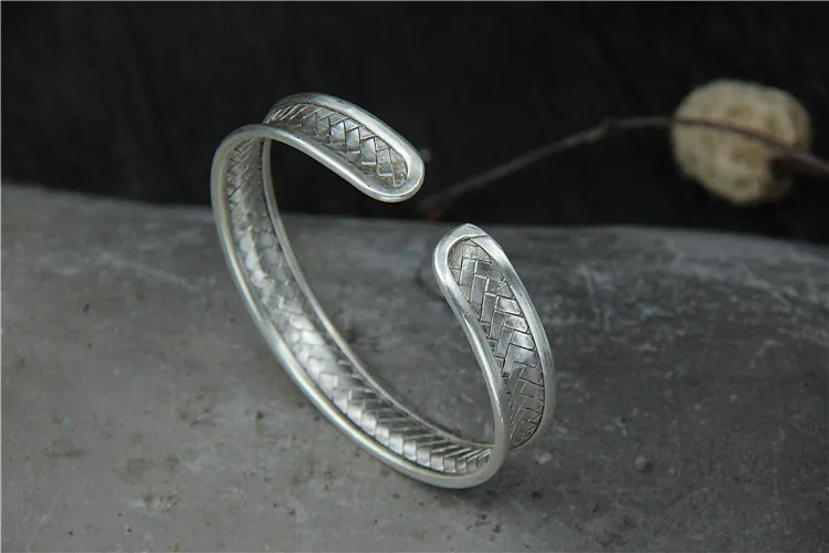 

Retro Thai Silver Fashion Jewelry Chiang Mai Handmade S925 Sterling Silver Male And Female Open Ended Bangle