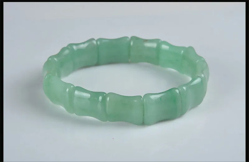 Браслет из натурального зеленого камня с кристаллами и сердецами|bracelet with