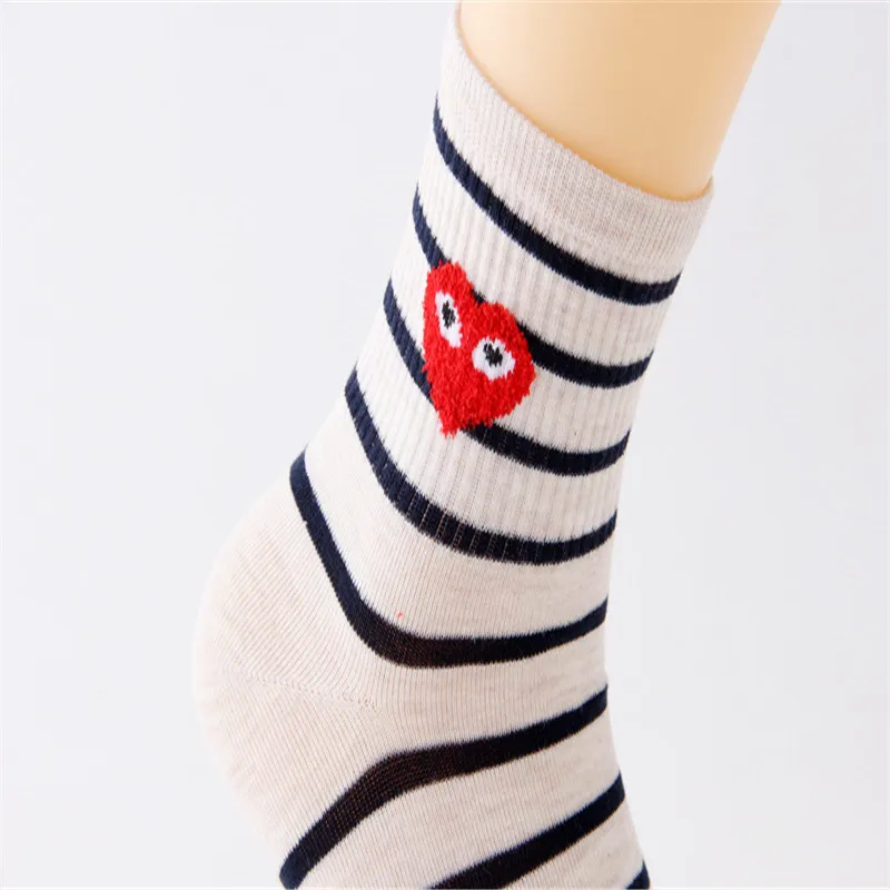Kawaii/женские носки с объемным рисунком в виде красного сердца с большими глазами, японские милые простые базовые женские носки для девочек