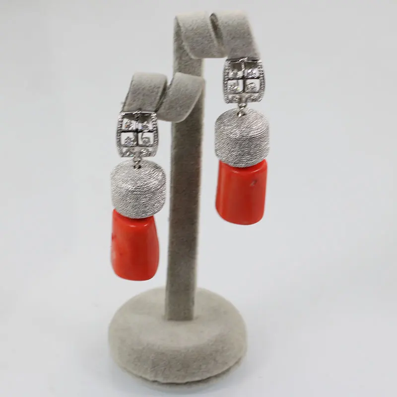Серьги из оранжевых и зеленых коралловых бусин аксессуары африканских