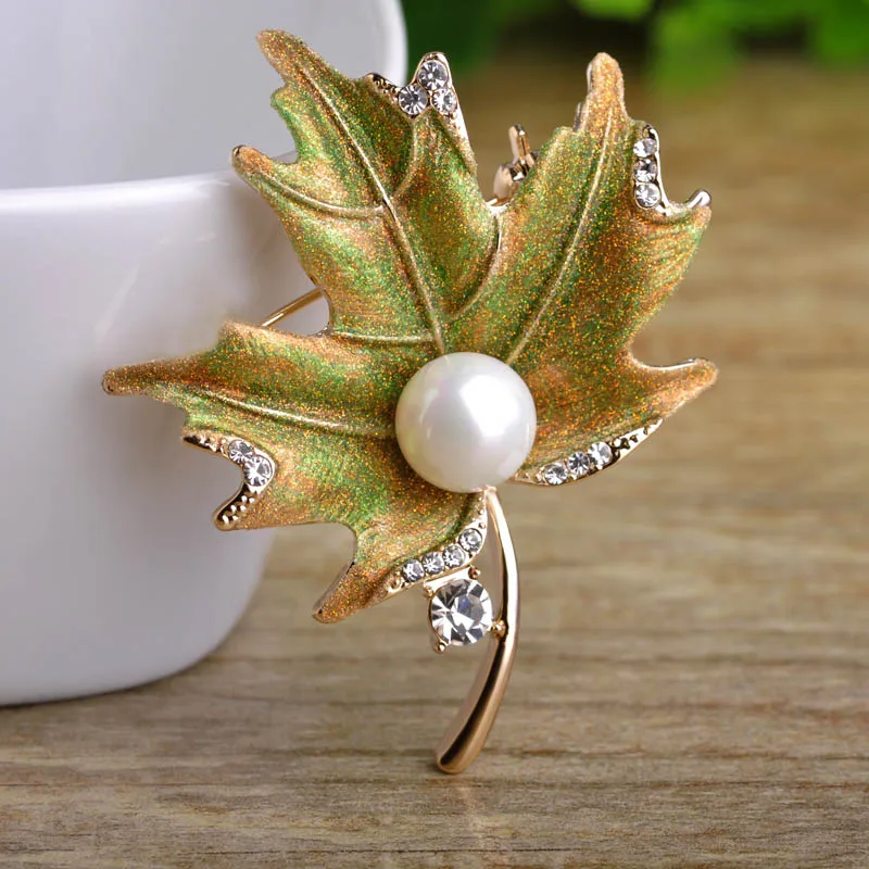 Новый Maple Leaf Брошь Золотой Порошок Эмаль Покрытием Высокого Имитация Pearl Броши