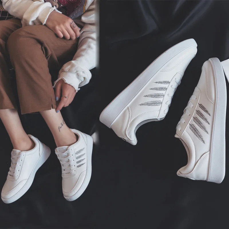 Женские кроссовки модные дышащие из искусственной кожи белого цвета для тенниса