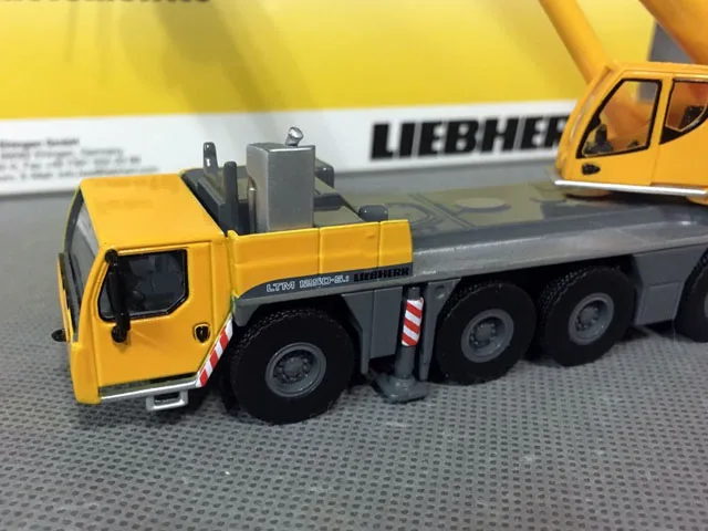 LTM 1250-5 1 Mobilkran von Tonkin масштаб 1:87 литая модель OVP Neu 31-0043 |