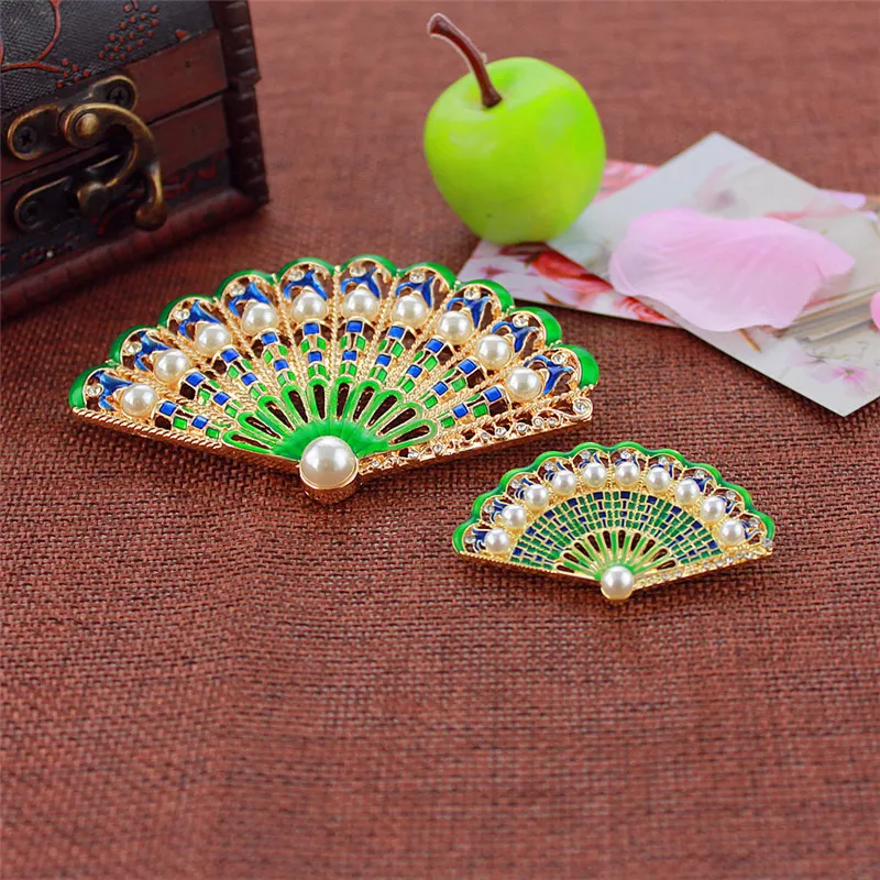 XQ popular woman jewelry Holiday Gift White Christmas Shoes Crayon Umbrella Shape pearl Brooch for Men Women Zinc alloy Pins | Украшения и