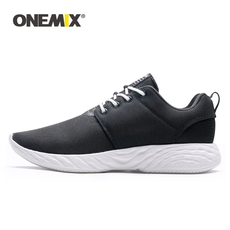 Женские кроссовки ONEMIX черные на платформе легкие спортивные подушке уличные