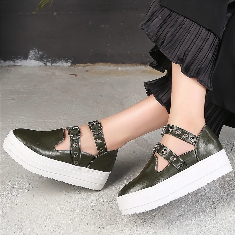 Женские туфли-лодочки на танкетке с круглым носком и ремешком щиколотке | Обувь