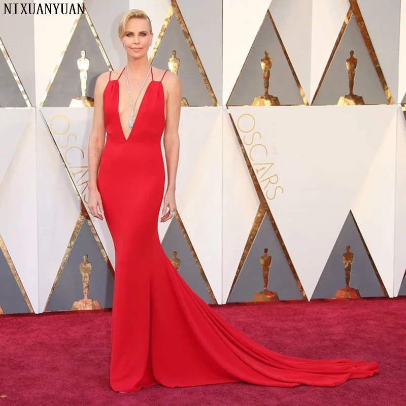 88th Oscars Award 2021 платья знаменитостей Charlize Theron с глубоким V образным вырезом платье
