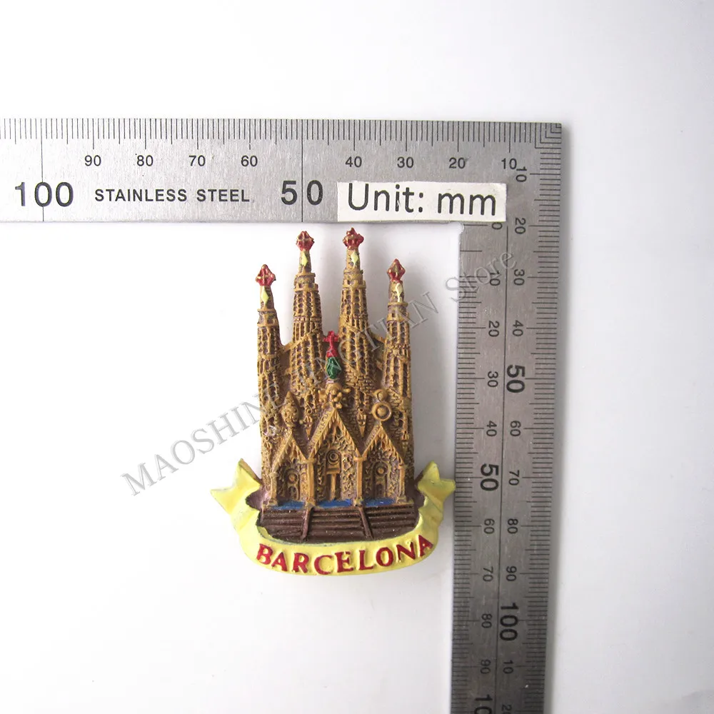 

Tourism Souvenirs Spain Fridge Magnet Barcelona Holy Family Casa Mira Handmade Resin Refrigerator Magnetic Stickers Home Decor