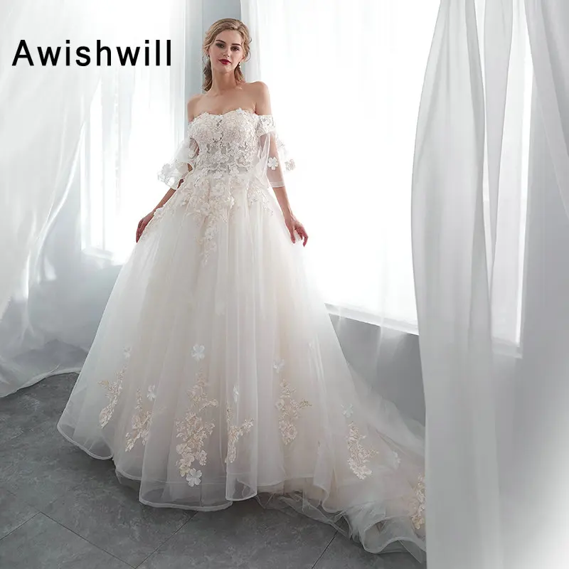 

Свадебное платье принцессы с открытыми плечами, кружевной аппликацией и рукавами, трапециевидного силуэта, 2020