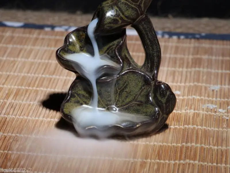

Chinese Ceramic Mini Lotus Small Smoke Backflow Incense Burner Censer& 5 CONES
