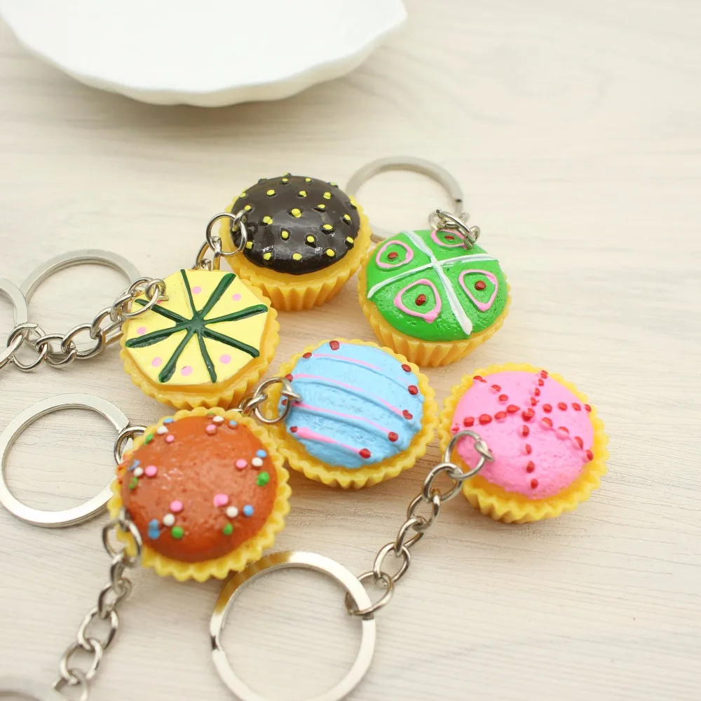 

1000 Pcs Creative Mini Simulation Food Cake Keychain Resin Cream Ice Cream Cake Keychain Birthday Gift Keychain