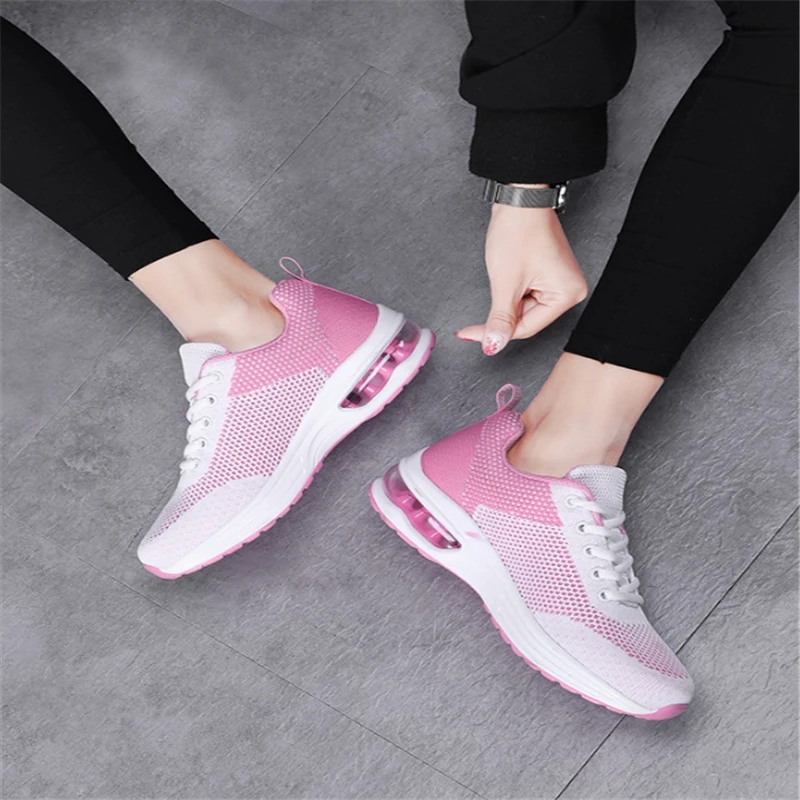 Новинка Летняя женская обувь из дышащей сетки прогулочная с амортизатором