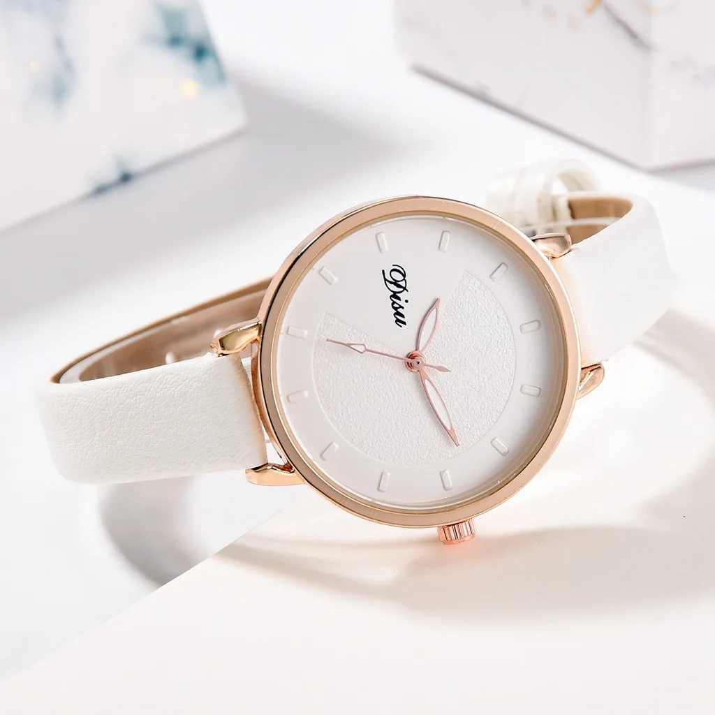 Женские часы с кожаным ремешком кварцевые аналоговые матовой поверхностью