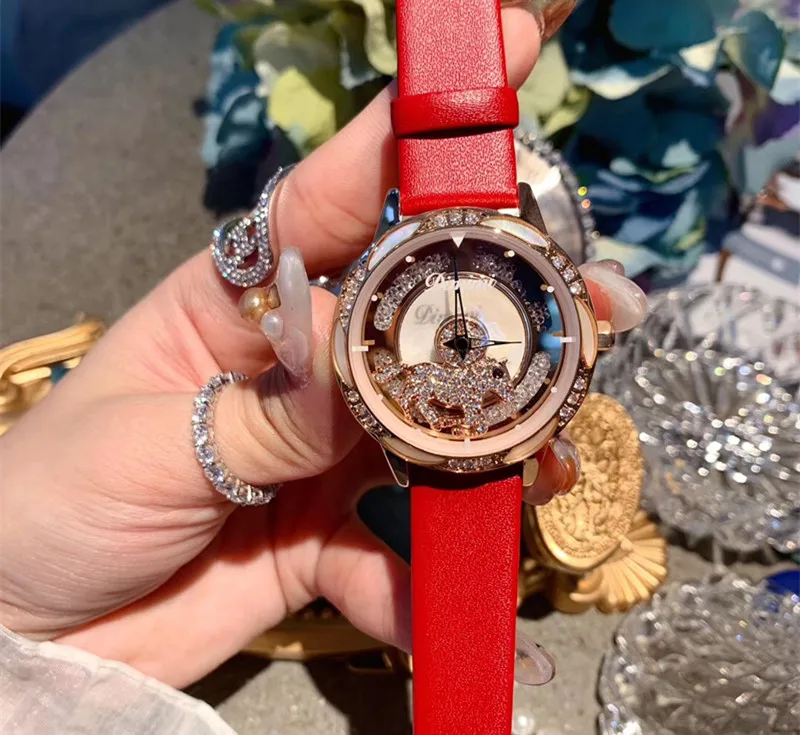 Красный GOOD LUCK вращающаяся лошадь женское платье часы водонепроницаемые часы из натуральной кожи ремешок кварцевые спиннинговые животные Montre кристаллы 3 бар - Цвет: Красный