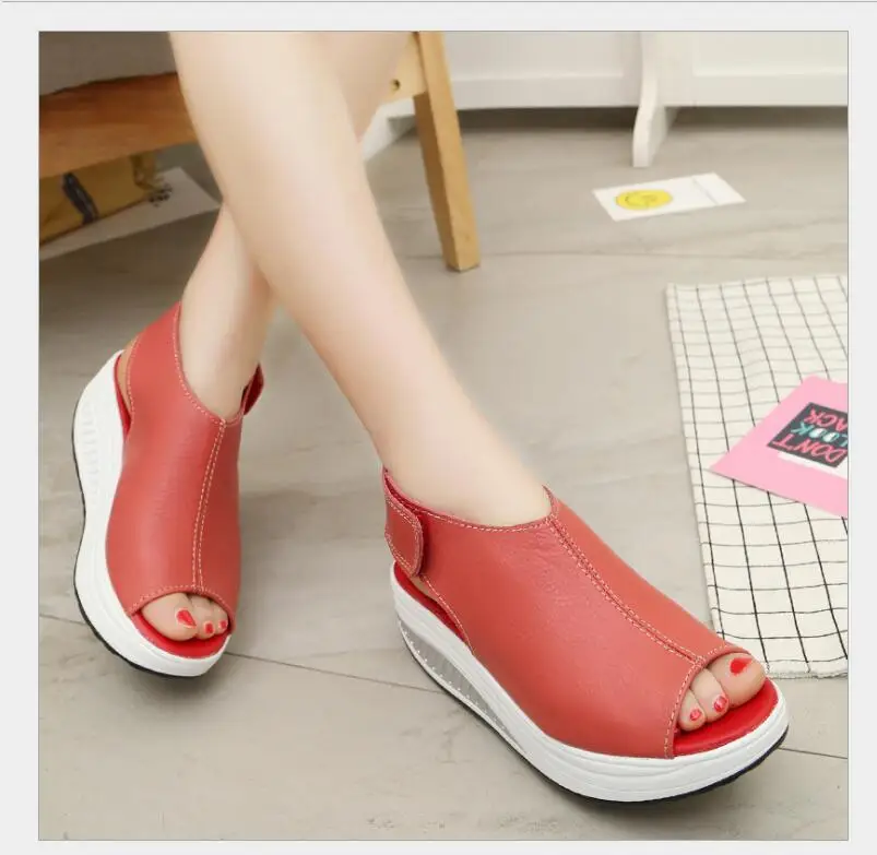 Новинка лета 2019 сандалии на танкетке для женщин босоножки большого размера из ПУ