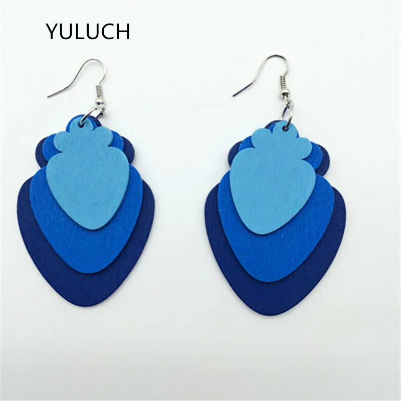 Хит новейшие очаровательные серьги из дерева в виде листьев аксессуары три цвета