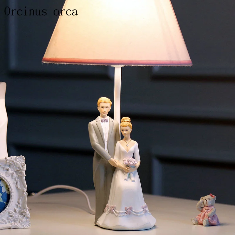 

Modern creative dolls table lamps wedding gifts romantic cute cartoon LED wedding dress resin desk lamp free shipping