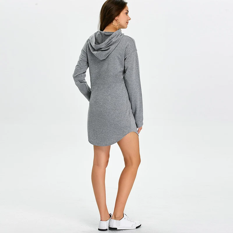 Женское платье с капюшоном VESTLINDA однотонное серое мини карманами и длинным