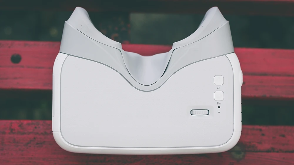 DJI Goggles поддерживает DJI Spark, Mavic Pro, Phantom 4 series и Inspire series DJI VR glasses