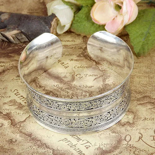 Европейский вогнутая металлическая винтажные Серебристые браслеты для женщин