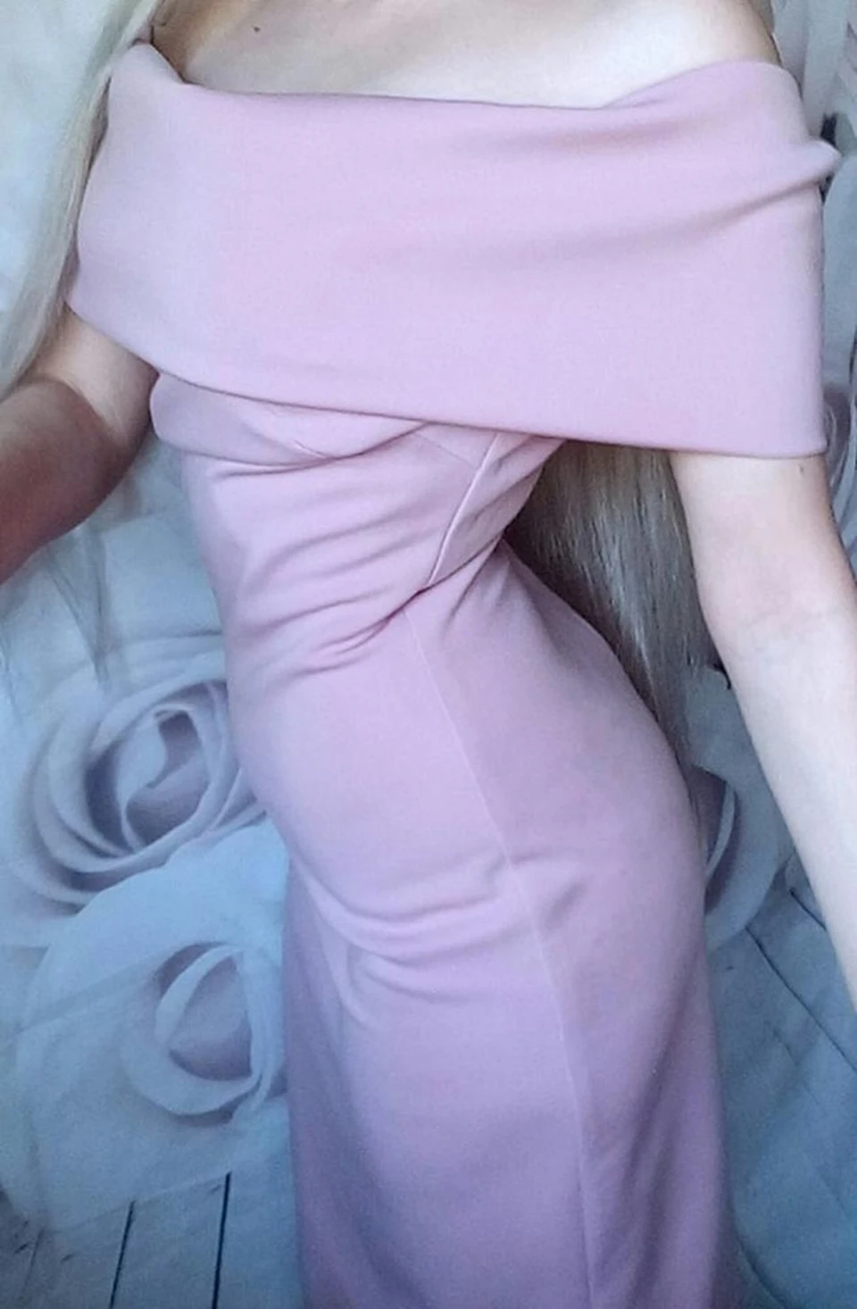 Женское облегающее платье Kinikiss розовое с вырезом лодочкой на молнии для офиса