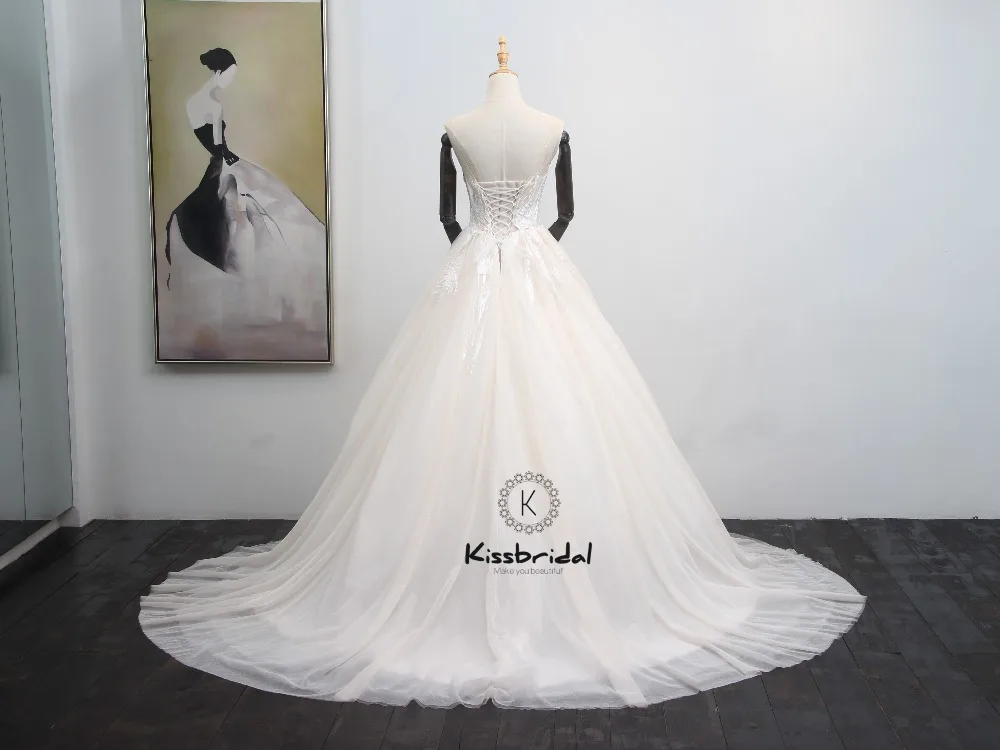 

New Gorgeous Wedding Dress Light Champagne Sleeveless Lace Up Back Tulle Appliqued Bridal Gowns 2020