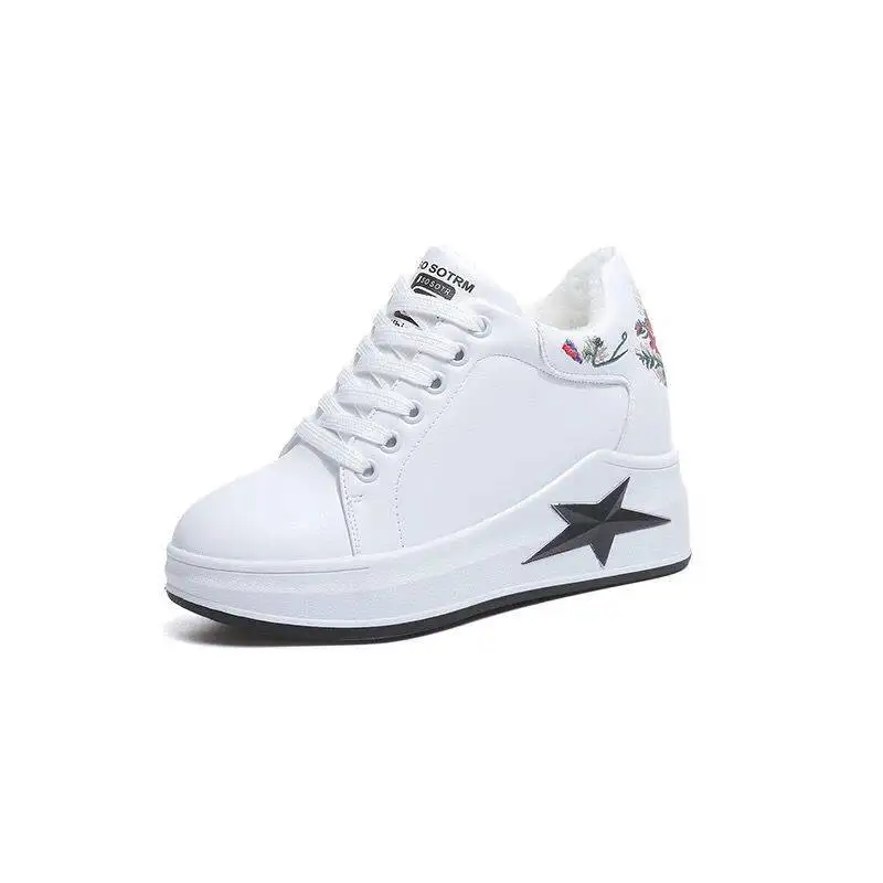Кроссовки женские из экокожи повседневная обувь на платформе с вышивкой