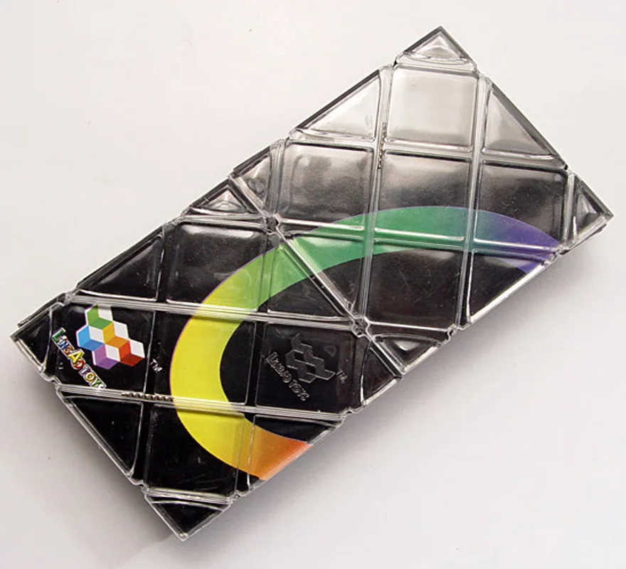 Лингао Пластиковая игрушка с 3 кольцами и 8 панелями, магическая складная головоломка для маленьких детей и профессиональных головоломщиков, черно-красная.