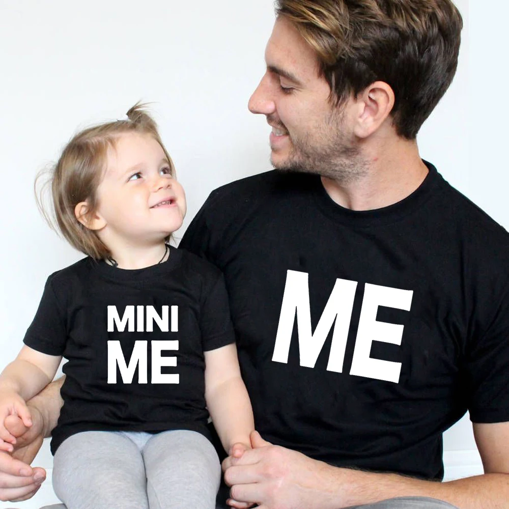 

1pcs Family Matching Clothes Shirts Dad and Son Baby Clothes Short Sleeve T-shirt Letter MINI ME Family Look Daddy Me Clothes