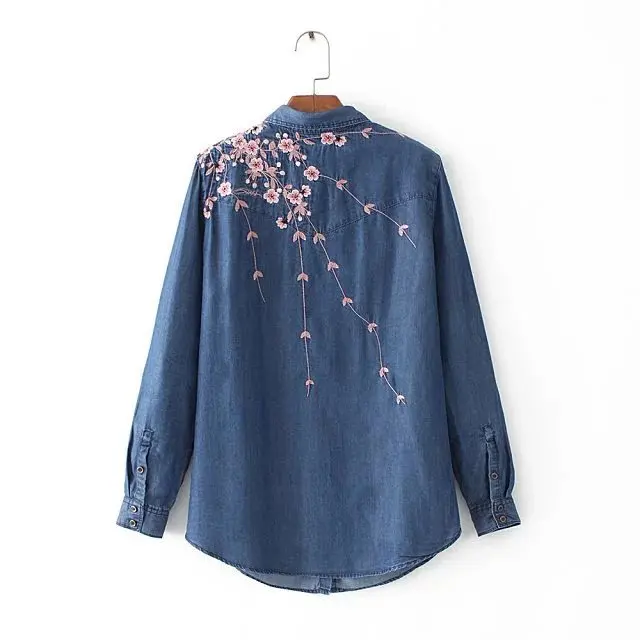 2017 осенний сезон Женская Новый с цветочным рисунком вышивкой футболки Леди Мода