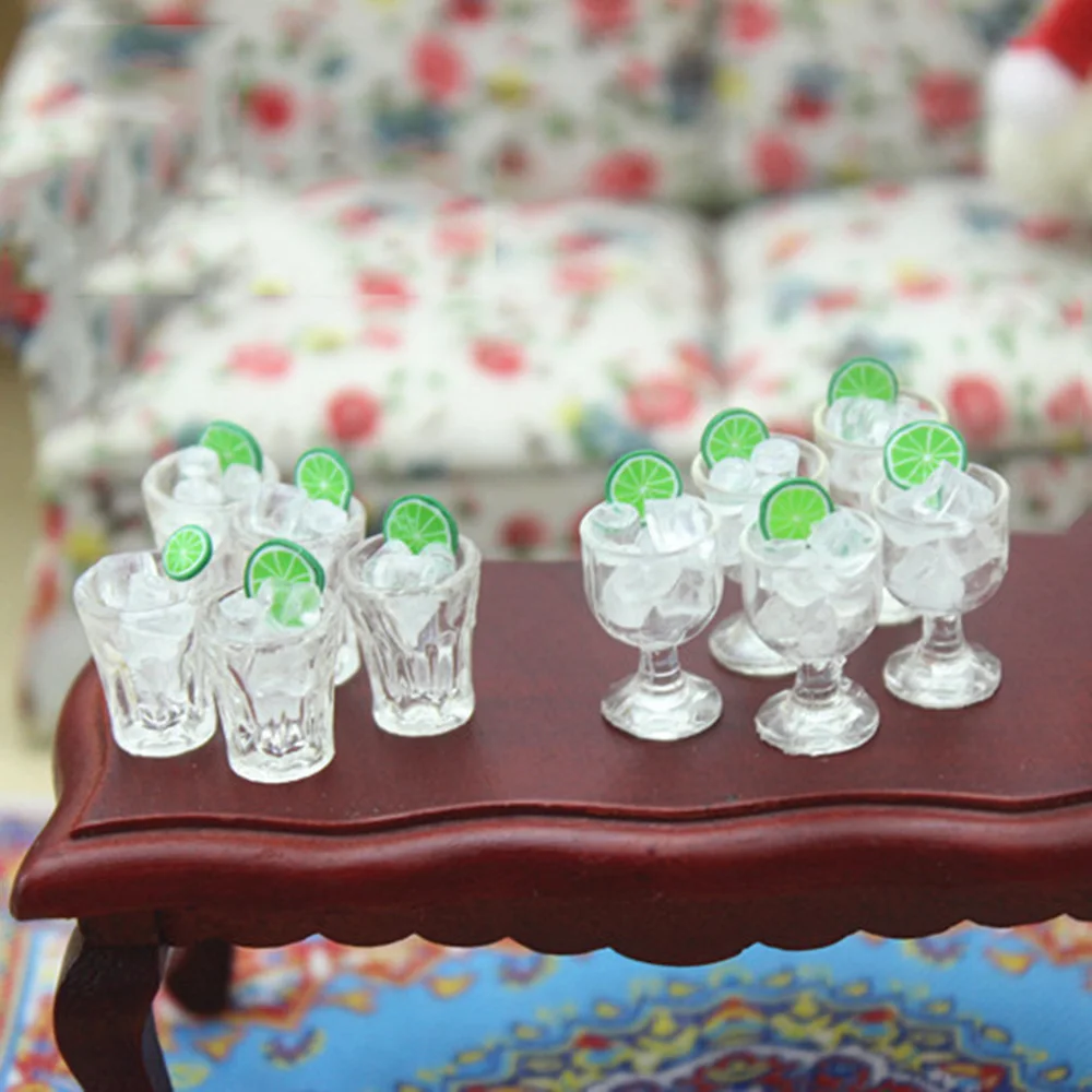 

2Pcs 1/12 Dollhouse Miniature Accessories Mini Resin Wine Glass with Ice Cube Simulation Goblet Cup Model Toy Doll House Decor