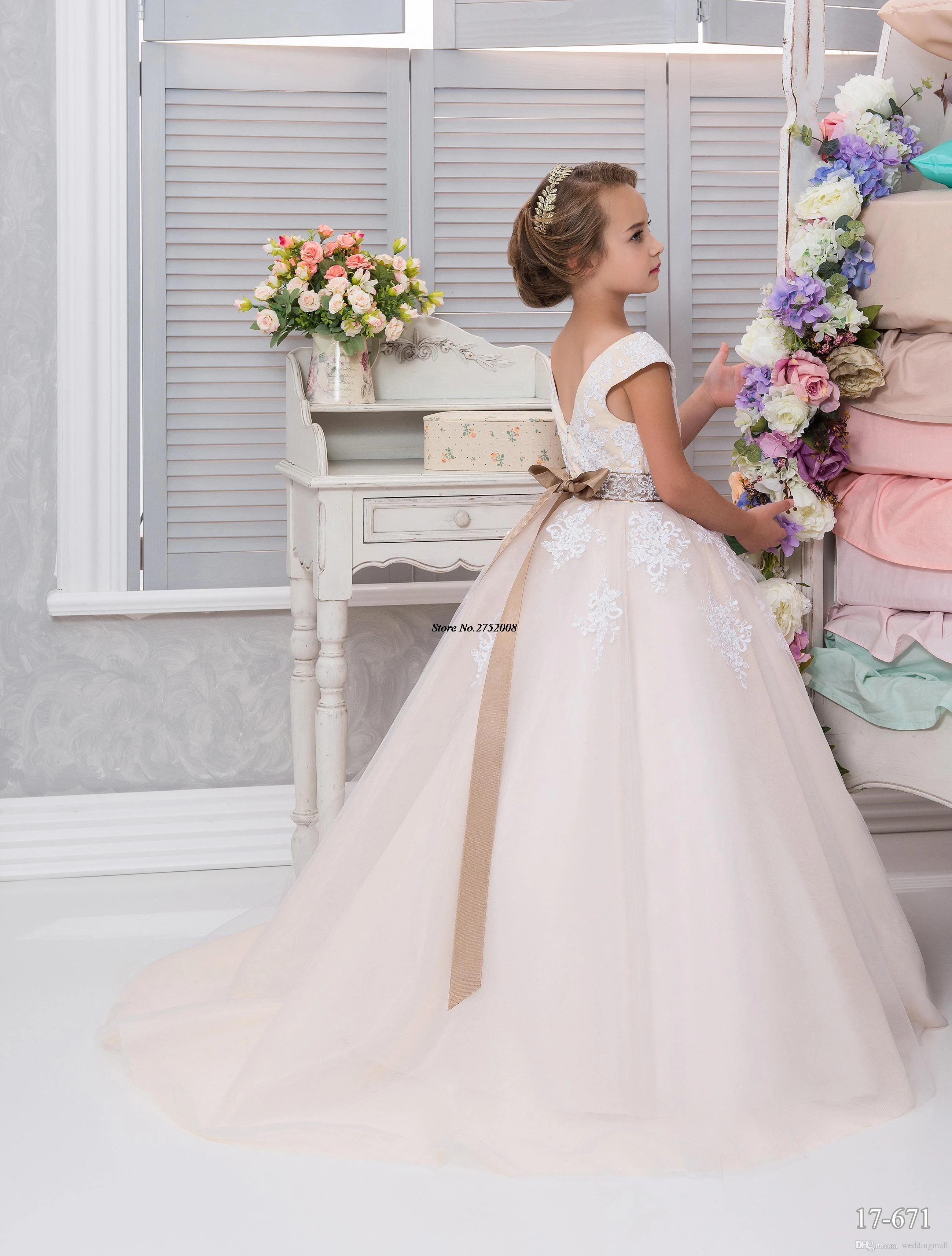 Дешевые Кружева Арабский 2017 Розовый Цветок Девочки Платья для Свадеб Бальное