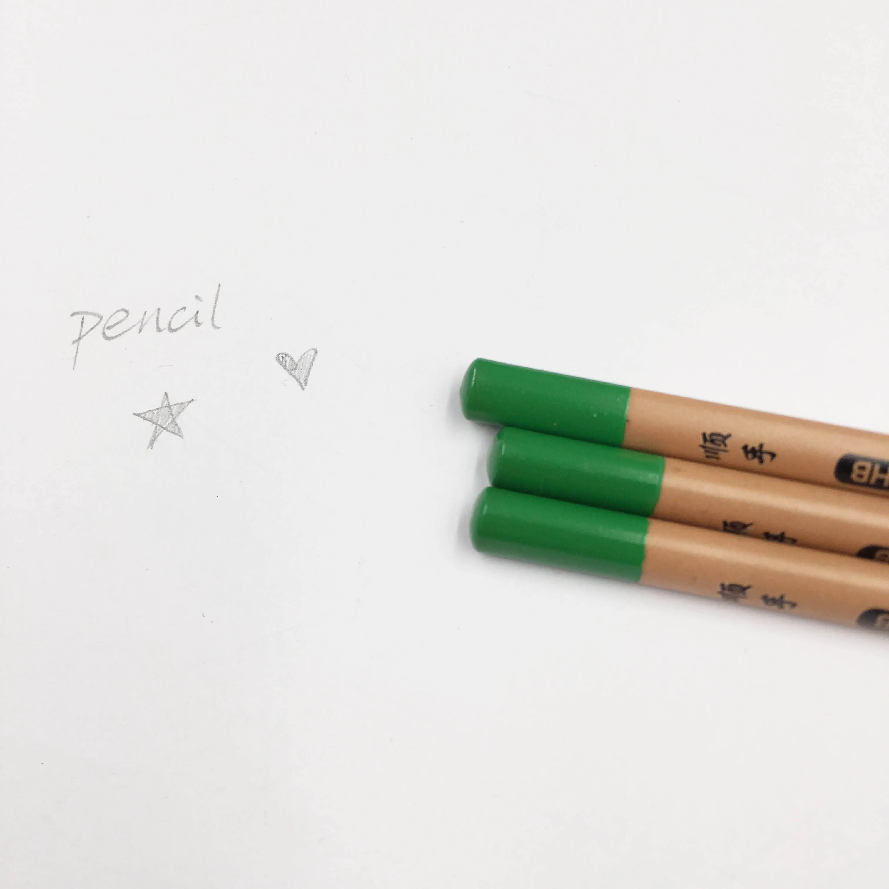 Зеленый 12 pcs/lot HB Good Quality Drawing Khaki Candy Colors Triangle Pencil Stationery For Office and School Supplies No earser - Цвет: Зеленый