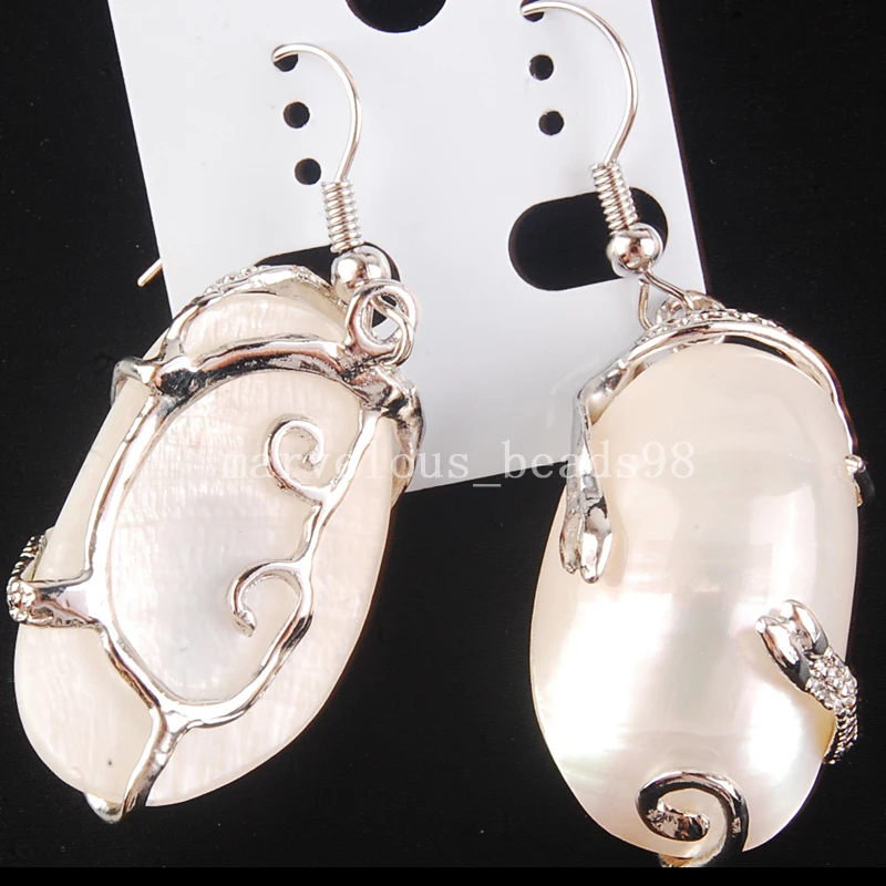Бесплатная доставка красивые серьги с белыми перламутровыми овальными бусинами