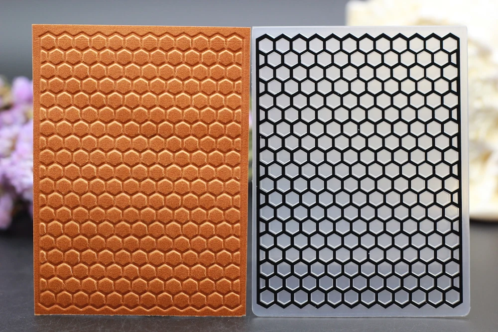 Пластиковая папка для тиснения сотовая Геометрическая фигурка прозрачная