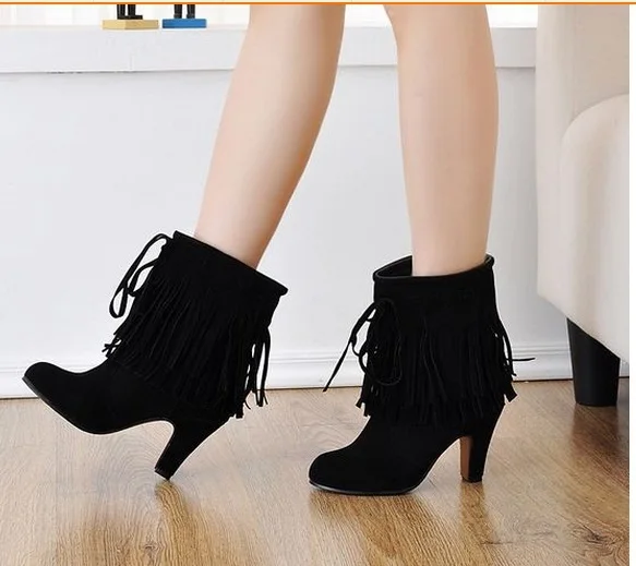 Женские бархатные туфли-лодочки с бахромой из нубука и кожи круглым носком до