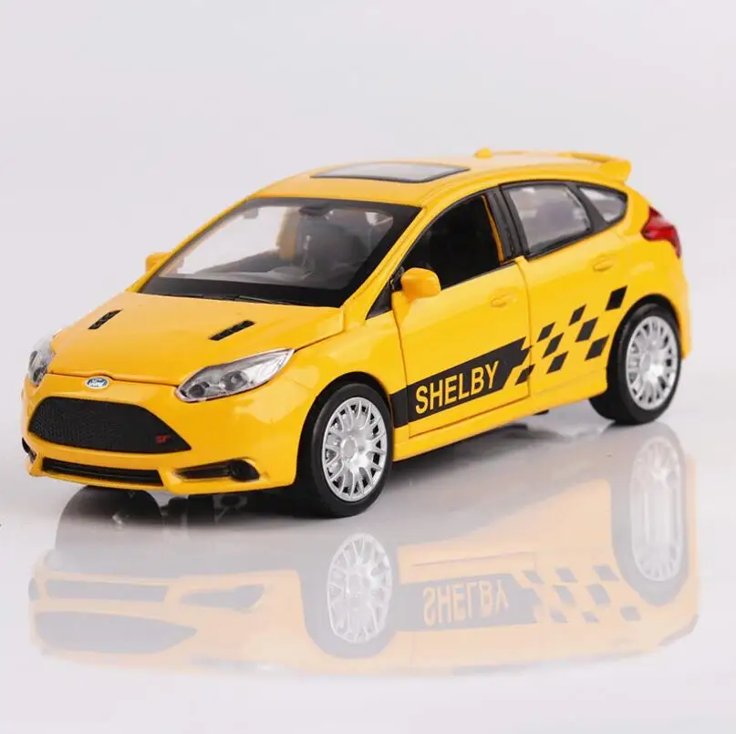 1/32 Diecasts & Toy Транспорт Ford Focus модель автомобиля со звуком и светильник коллекция